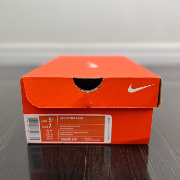 NIKE Flyknit Racer University Red size 5.5 Men’s/7 Women’s - Picture 6 of 6